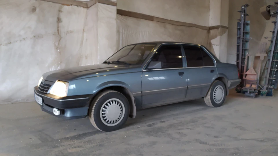 Opel Ascona 1.6SH TouringБалтик Блек 2
