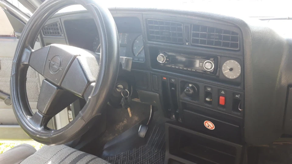 Opel Ascona 1,8 (18E) 2