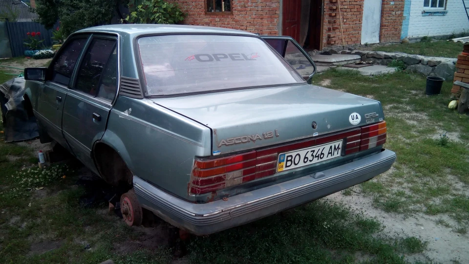 Opel Ascona 1.8 i 2