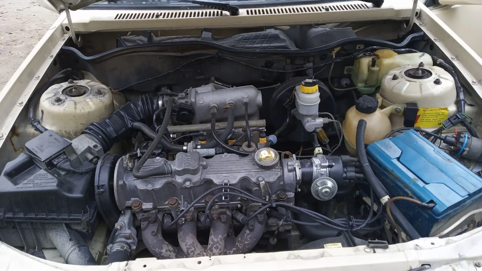 Opel Ascona 1.8 інжектор