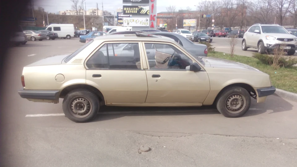 Opel Ascona 1.8 карбюратор 2