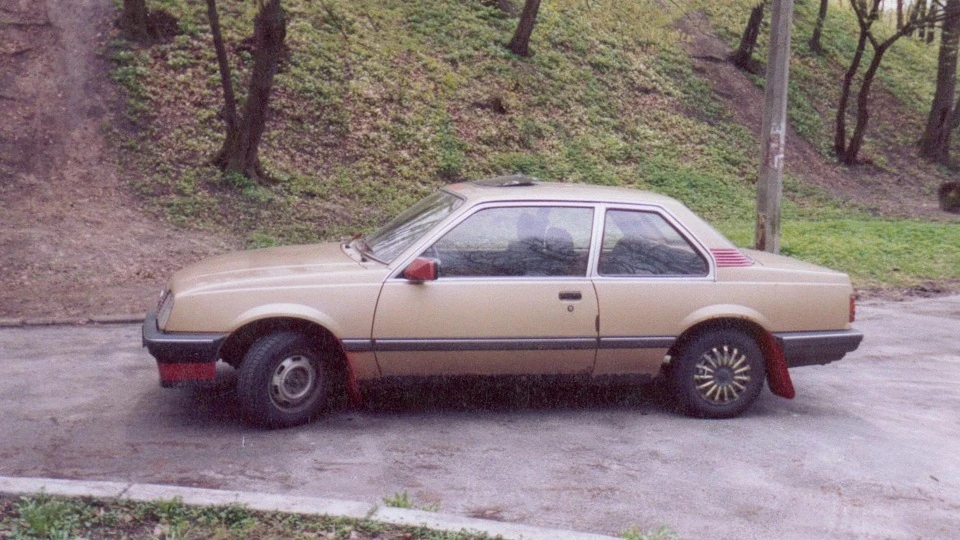 Opel Ascona 1.8