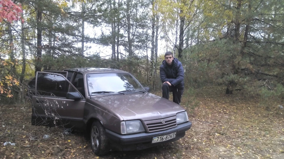 Opel Ascona 1.8 3