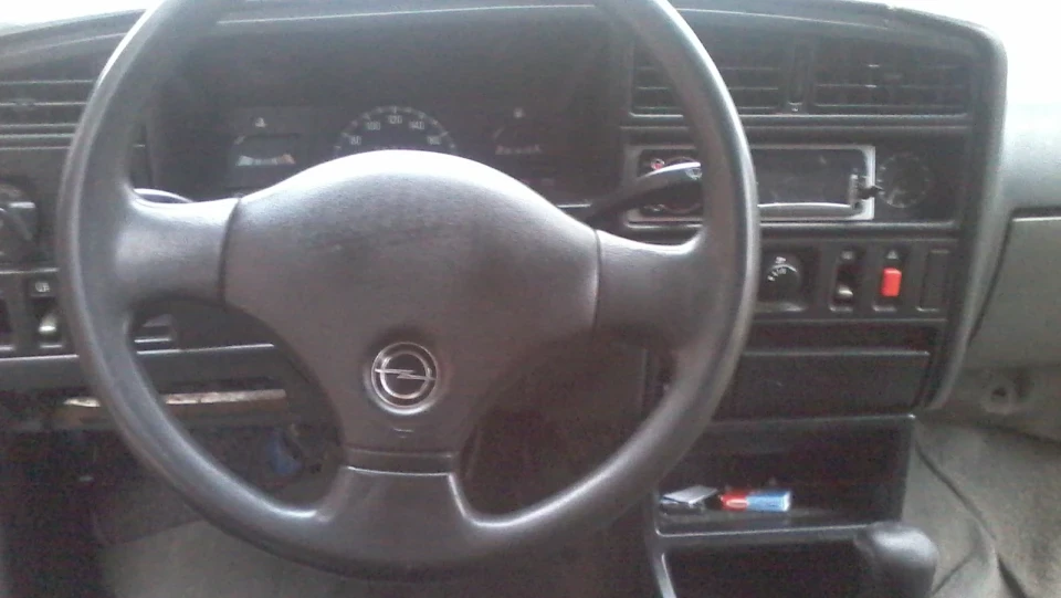 Opel Ascona 1.8 5
