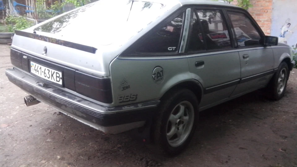 Opel Ascona 1.8E 4