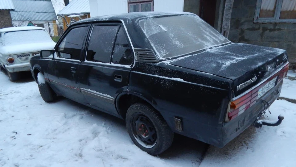 Opel Ascona 1,8і Uneasy Wheelbarrow