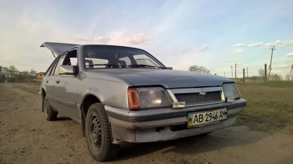 Opel Ascona 1.8.майже Е 3