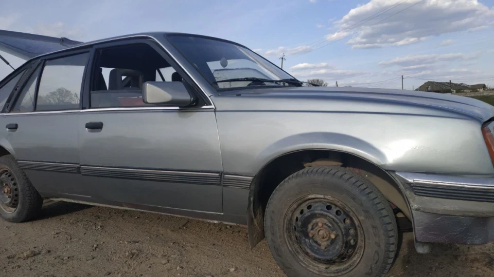 Opel Ascona 1.8.майже Е 4