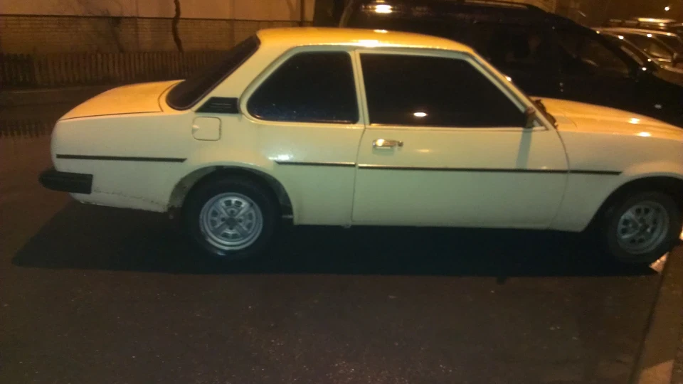 Opel Ascona 1.9 4