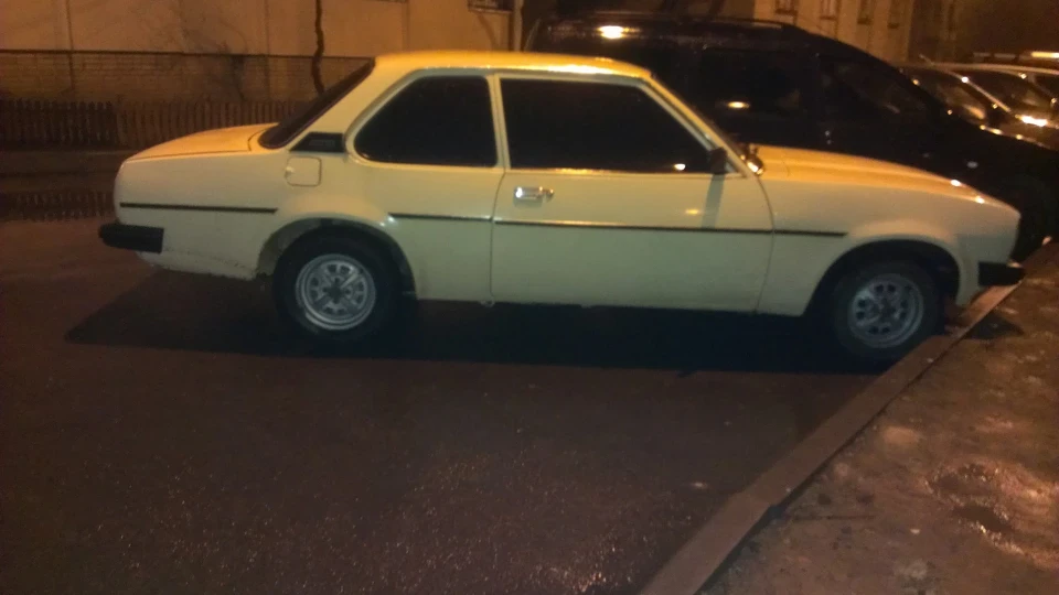 Opel Ascona 1.9 5