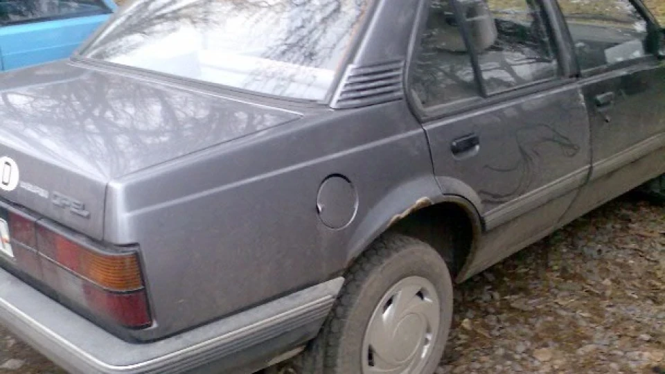 Opel Ascona (2) 2