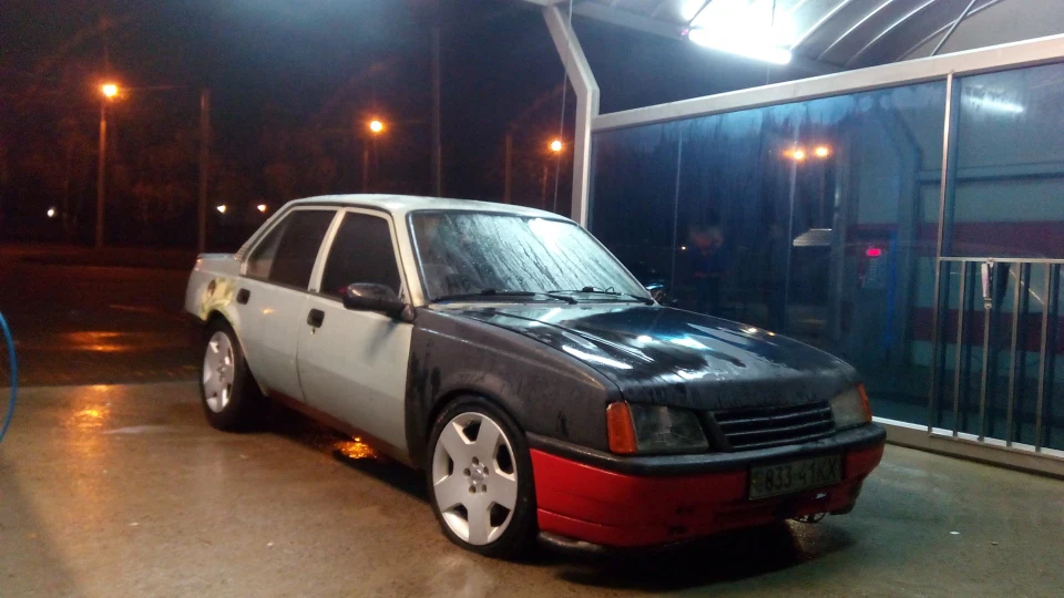 Opel Ascona 2.0 16V x20xev R17 5