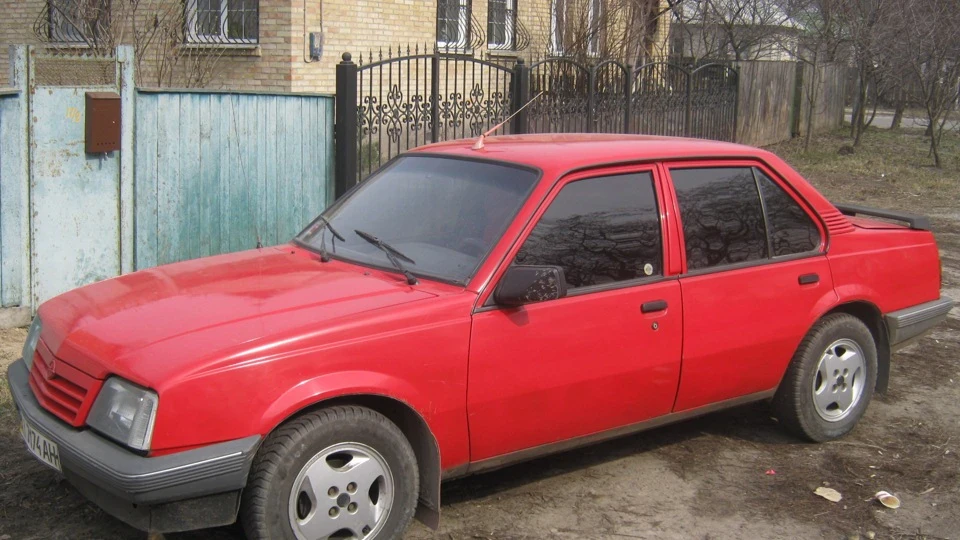 Opel Ascona 2.0 red beauty 2