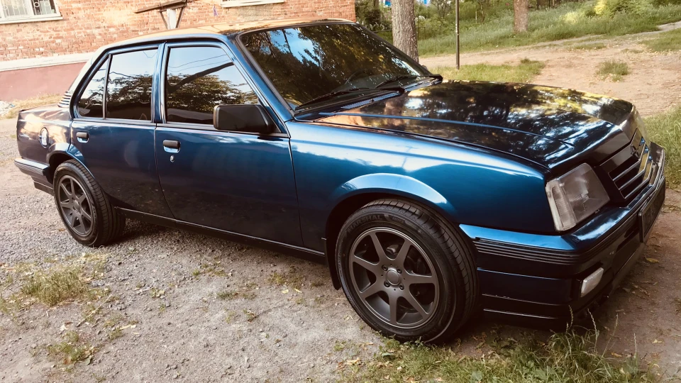 Opel Ascona 2.0i GT