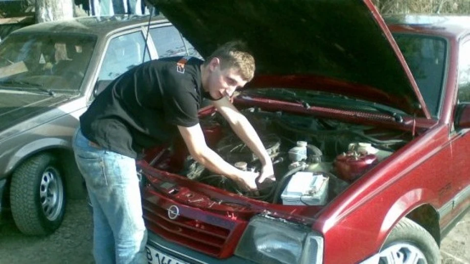 Opel Ascona (3) представника адідас 3