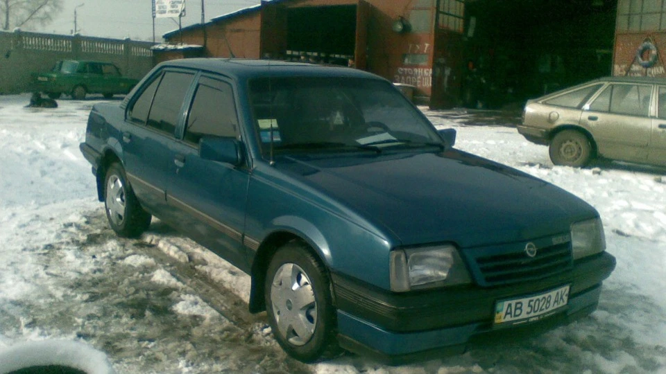 Opel Ascona (5) 1.8SE 3