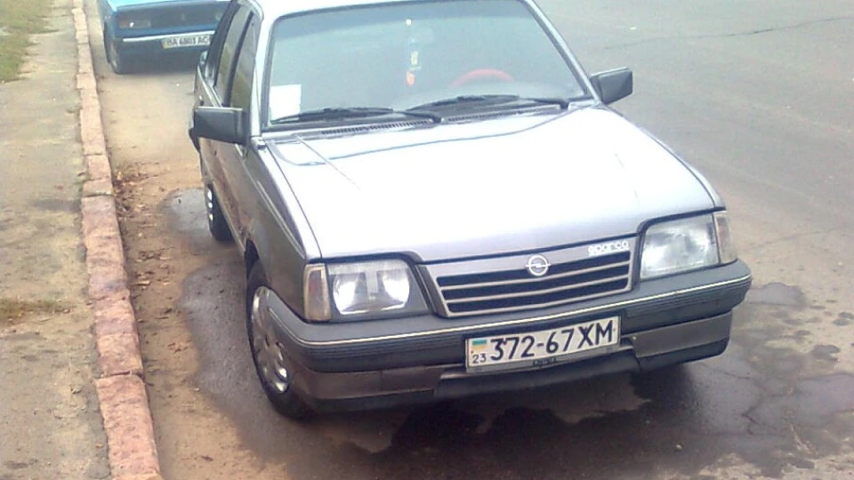 Opel Ascona (8-13) оригінал 2