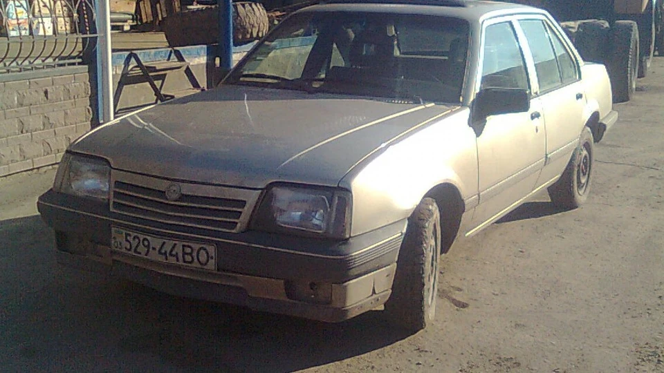 Opel Ascona (Апарат) 3
