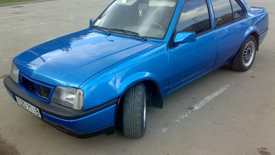 Opel Ascona Arden Blue Лис Микита 4