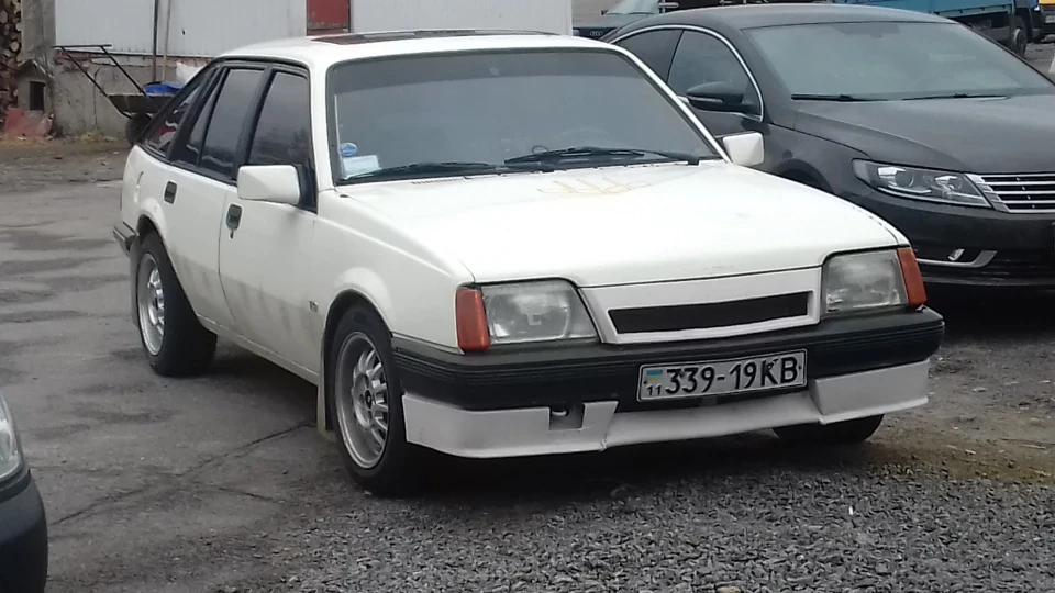 Opel Ascona Ascona 1.8 automat