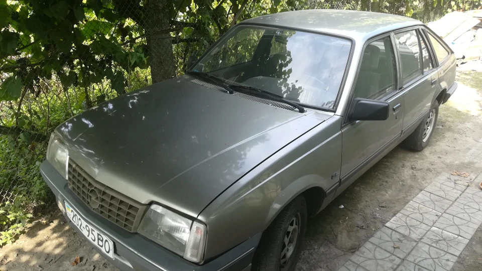 Opel Ascona Аська