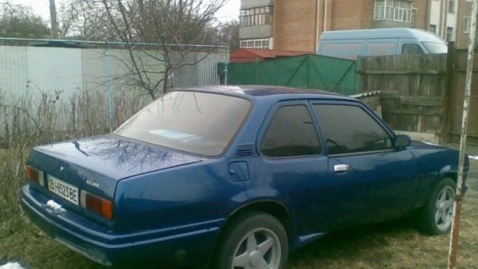Opel Ascona "B" [coupe] 3