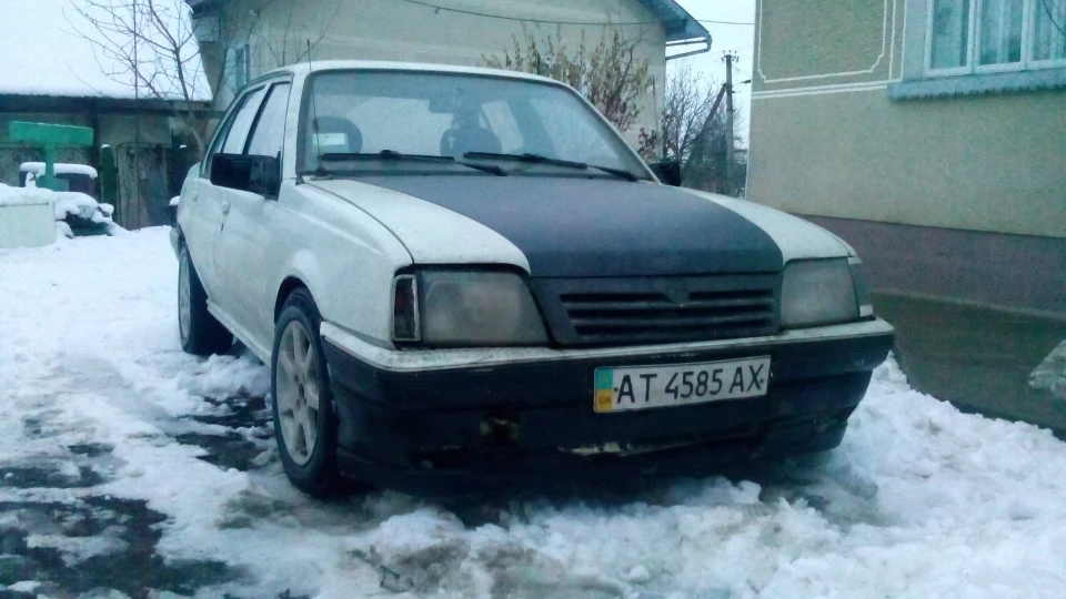 Opel Ascona c20xe 3