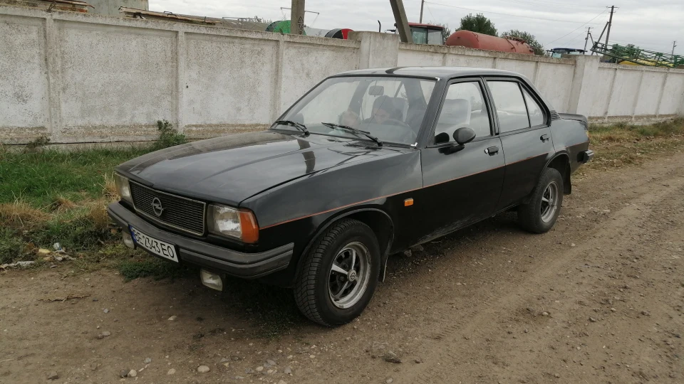 Opel Ascona Чорний капітан