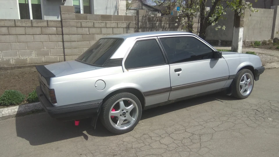 Opel Ascona Coupe 2.0i (c20ne)