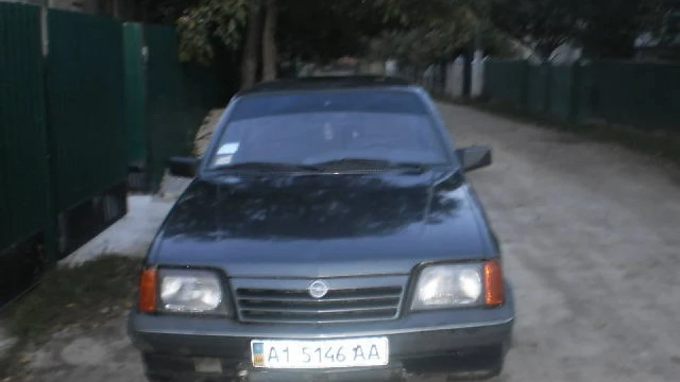 Opel Ascona Coupe 5
