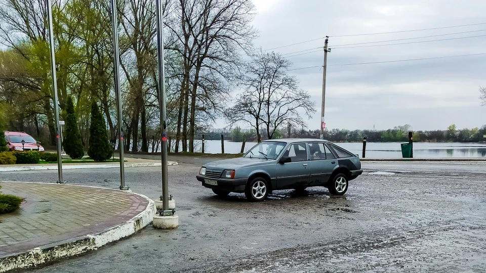 Opel Ascona Cross Бджола 2