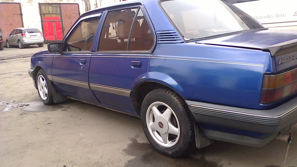 Opel Ascona E16NZ 3