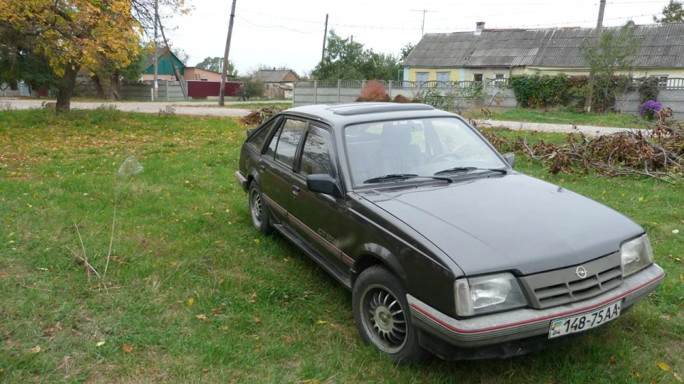 Opel Ascona GT 4