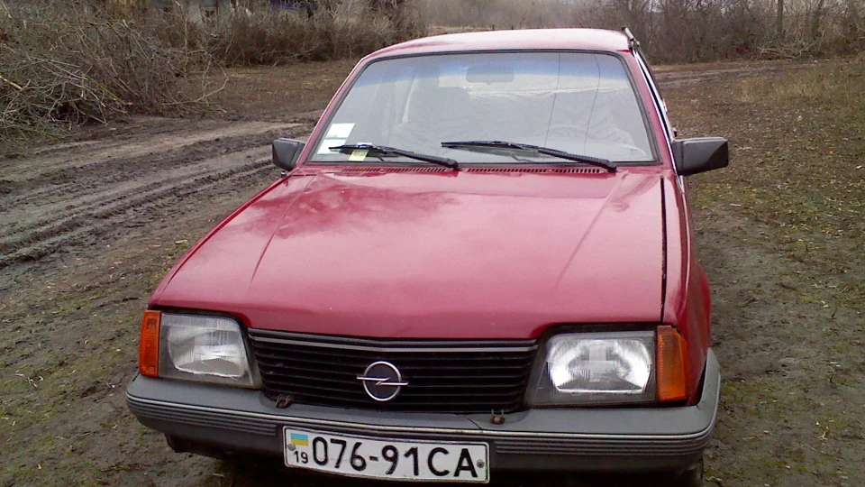 Opel Ascona червоний диявол 1.6 SV 4