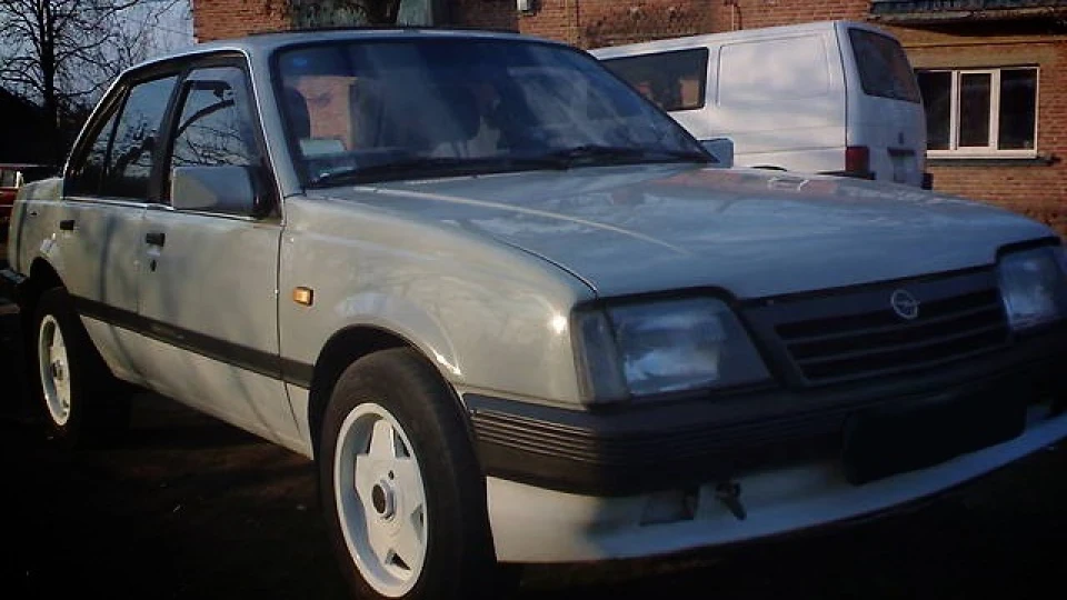 Opel Ascona LS C18NE 4