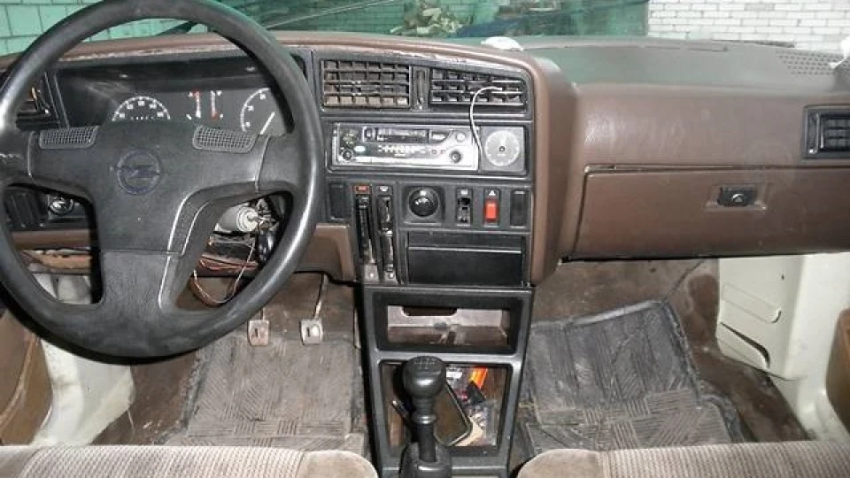Opel Ascona LS 5