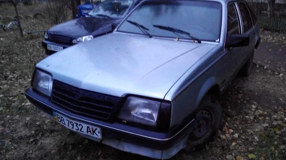 Opel Ascona luxus 1.6Sh 4