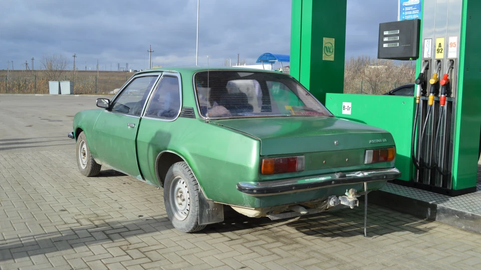Opel Ascona OEM X30XE Brown 5