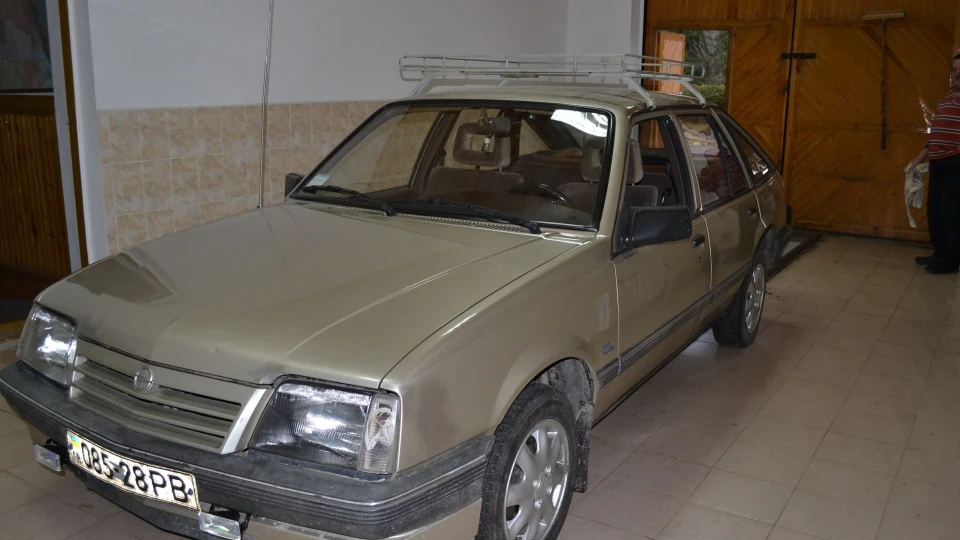 Opel Ascona relampagueo 2