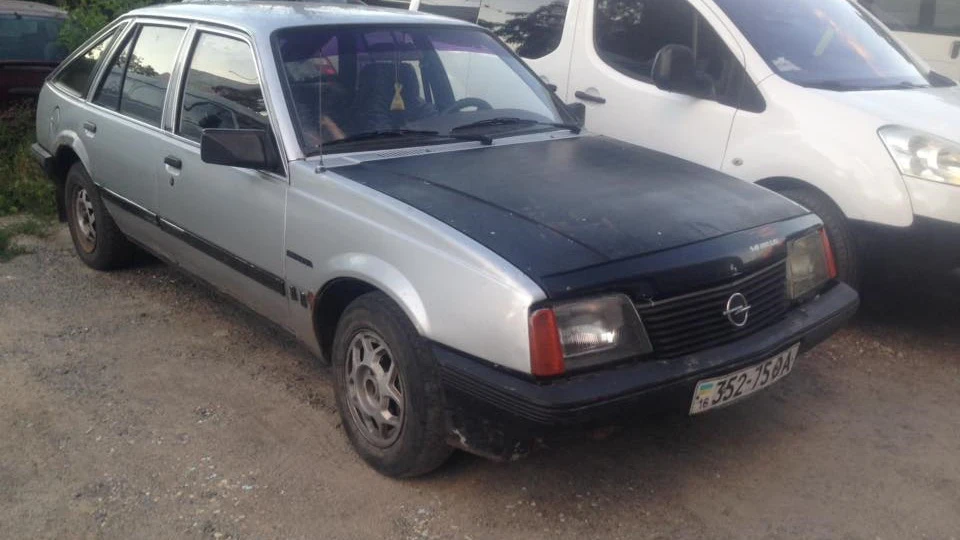 Opel Ascona Сіра мишка