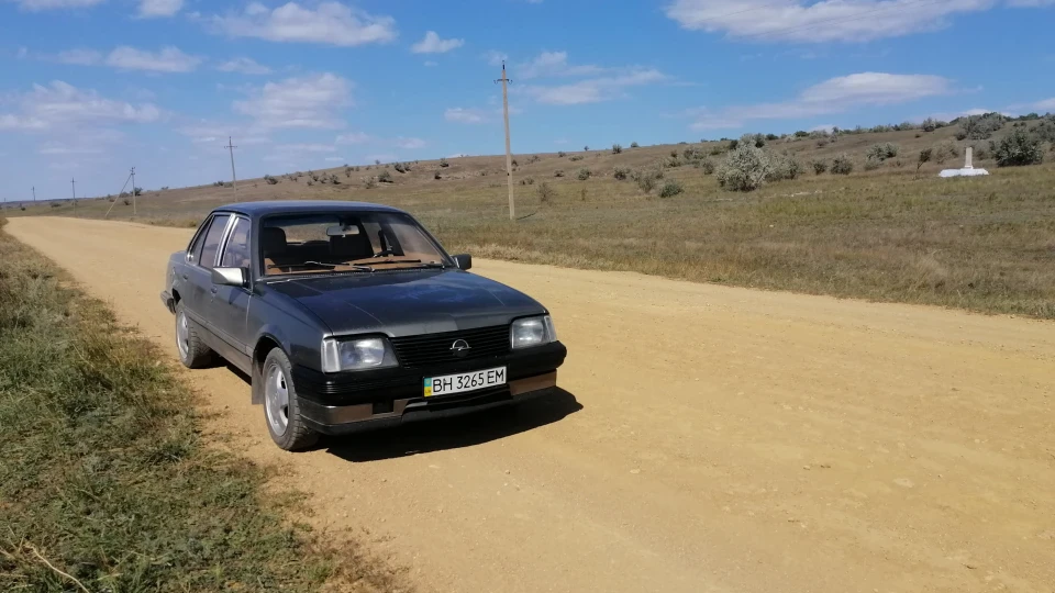 Opel Ascona "SHARK" 1,6 2