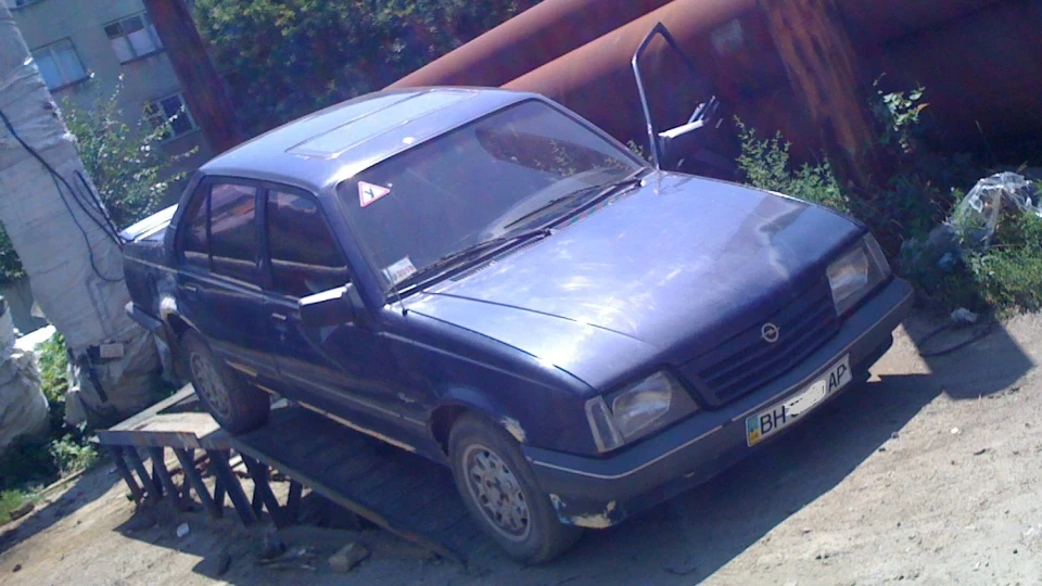 Opel Ascona Синя мася..))) 2