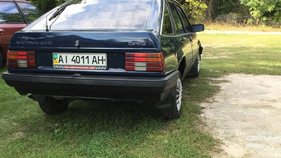 Opel Ascona хетчбек 2
