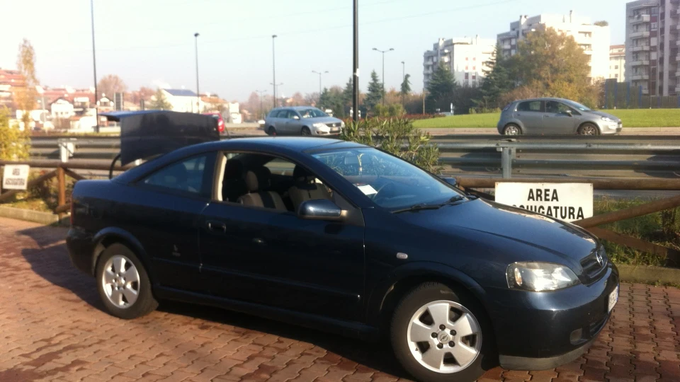 Opel Astra Coupe Bertone 1.8 92kw benzin