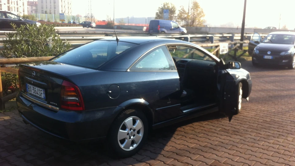 Opel Astra Coupe Bertone 1.8 92kw benzin 4