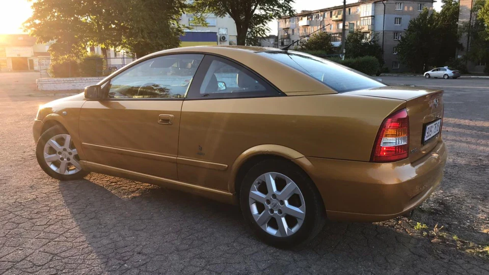 Opel Astra Coupe Bertone X18XE1 5