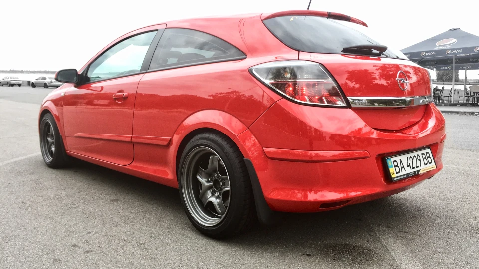 Opel Astra GTC 3