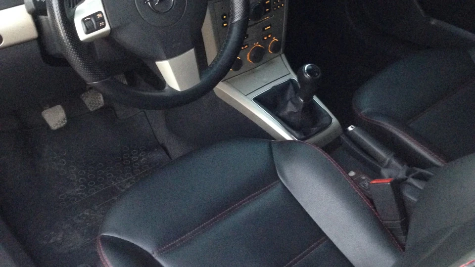 Opel Astra GTC 3