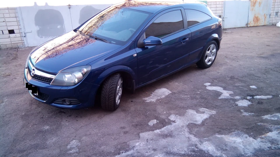 Opel Astra GTC 4