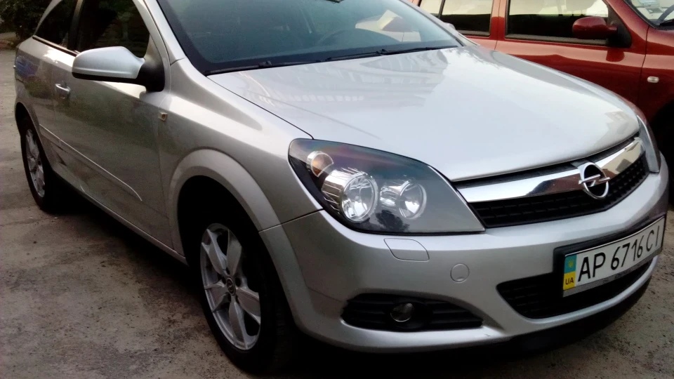 Opel Astra GTC 3